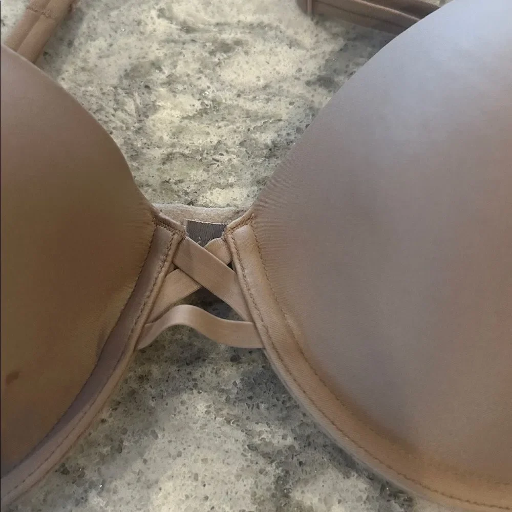 ✨ Victoria’s Secret Lightly Lined Nude Bra – Size 34D